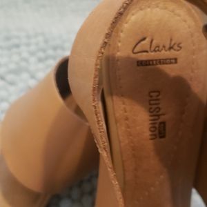 Clarks Collection Tan Block Heel Sandals 👡 7.5